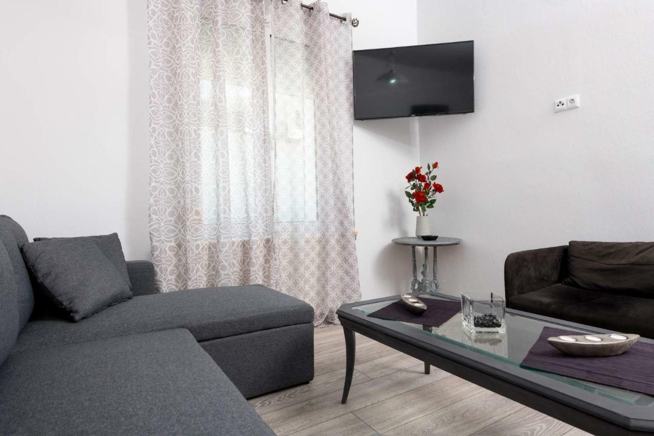 Anastasia'S Apartment ลีเมนาส ภายนอก รูปภาพ