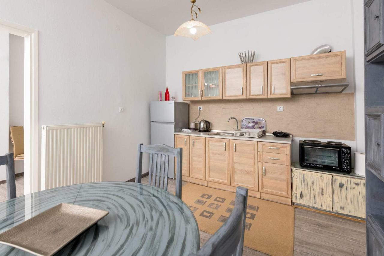 Anastasia'S Apartment ลีเมนาส ภายนอก รูปภาพ