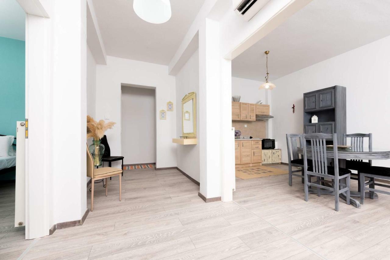 Anastasia'S Apartment ลีเมนาส ภายนอก รูปภาพ