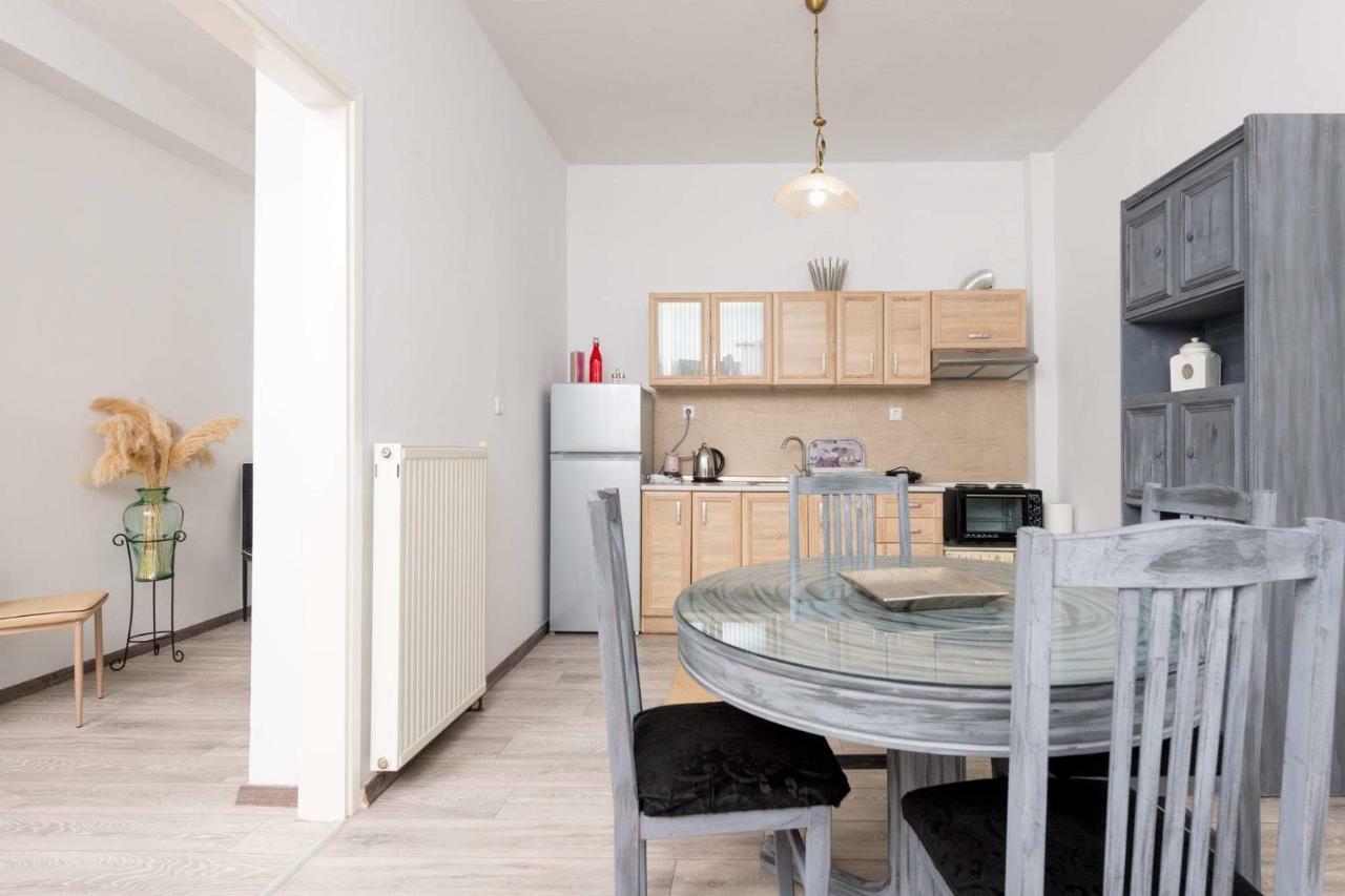 Anastasia'S Apartment ลีเมนาส ภายนอก รูปภาพ
